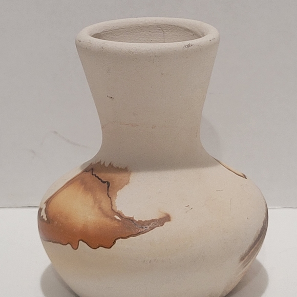 Nemadji Indian clay pottery bud vase - Picture 6 of 9